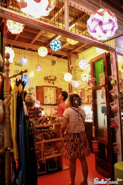 Amphawa floating market 09